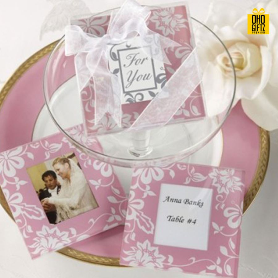 ที่รองแก้วน้ำ พิมพ์สติกเกอร์ชื่อฟรี ทำเป็นของพรีเมี่ยม ของชำร่วยงานเเต่งงานได้