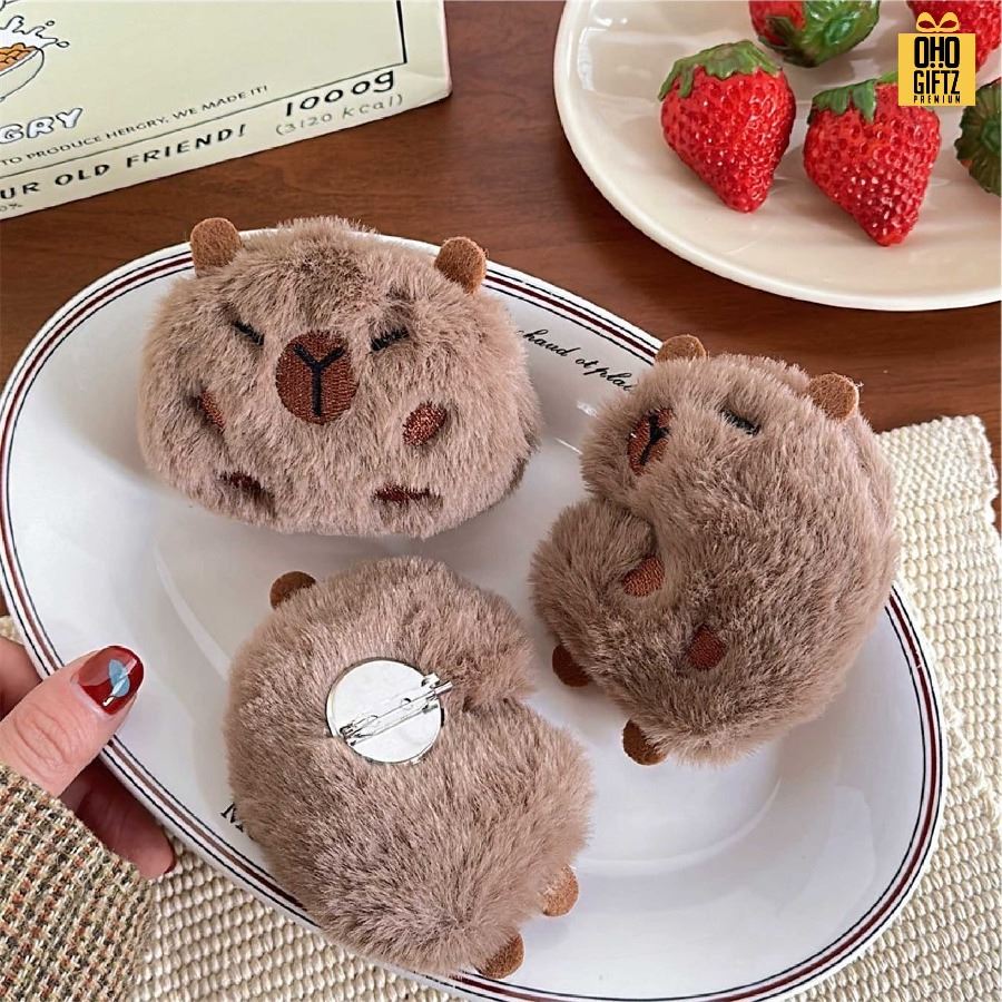 เข็มกลัดตุ๊กตาคาปิบาร่า พร้อมแพคเกจพิมพ์โลโก้ ทำเป็นของพรีเมี่ยม ของที่ระลึก ของชำร่วย