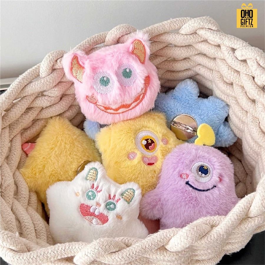 เข็มกลัดตุ๊กตามอนส์เตอร์น่ารัก พร้อมแพคเกจพิมพ์โลโก้ ทำเป็นของพรีเมี่ยม ของที่ระลึก ของชำร่วย