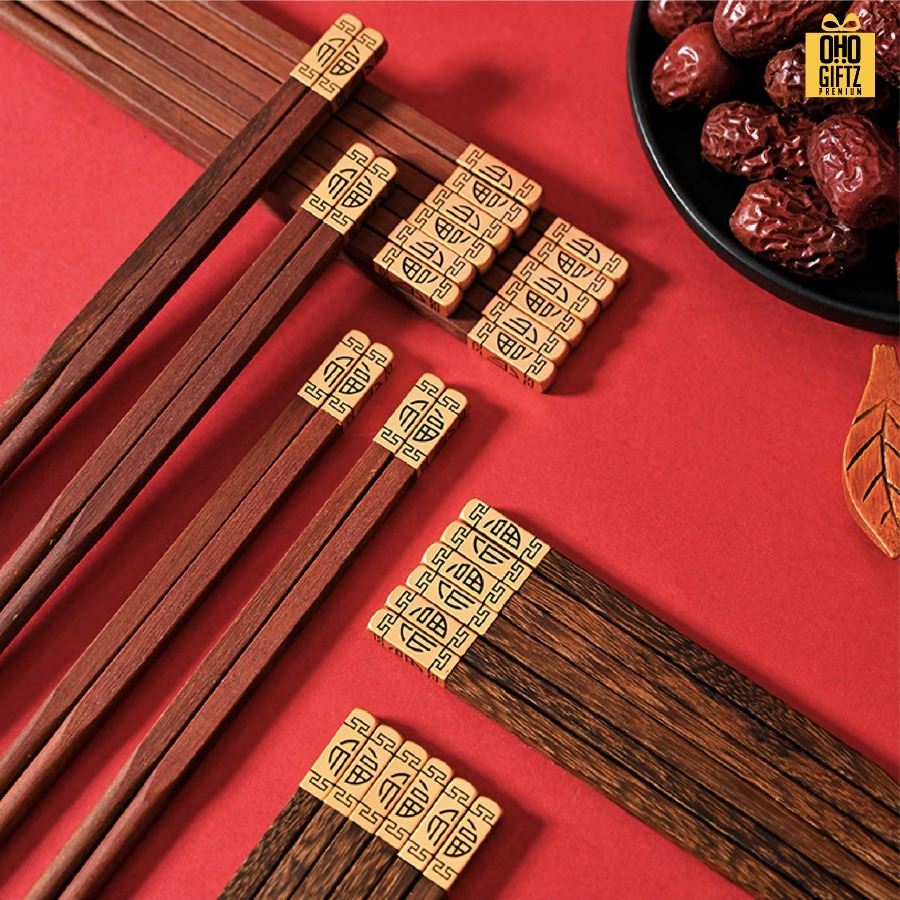 ตะเกียบพร้อมกล่อง สกรีนชื่อ สกรีนโลโก้ ทำเป็นของพรีเมี่ยมได้