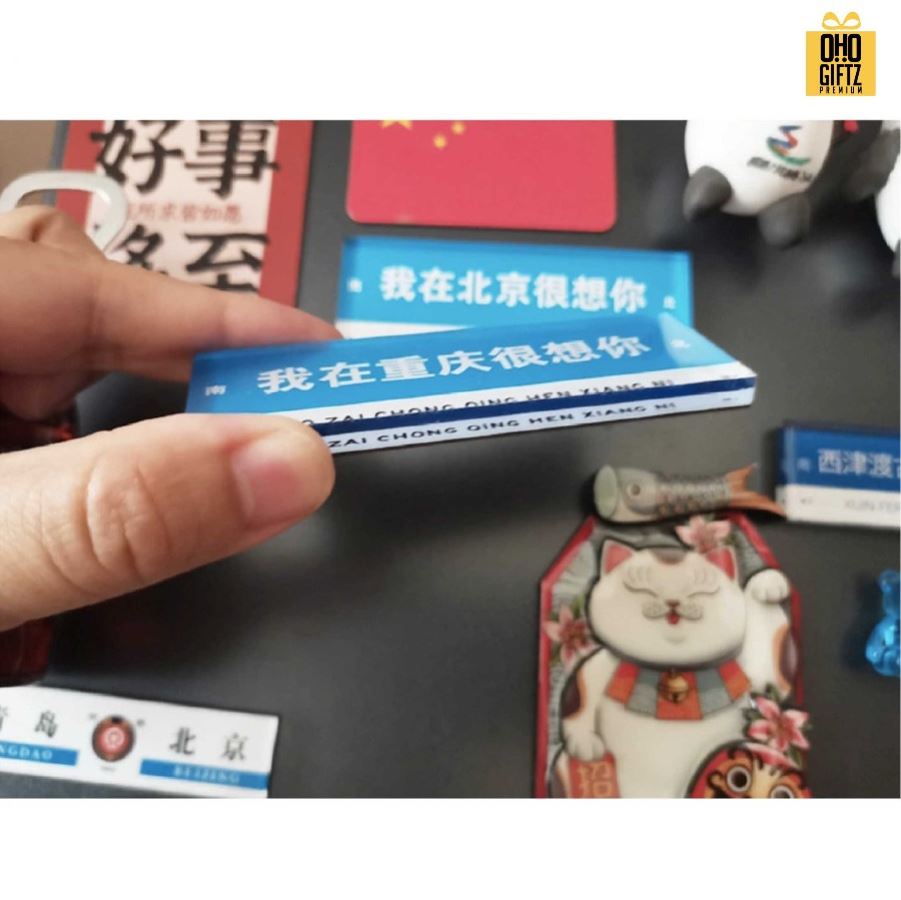 แม่เหล็กติดตู้เย็นป้ายอะคริลิค พิมพ์ภาพได้ตามต้องการ สกรีนโลโก้ ทำเป็นของพรีเมี่ยมได้