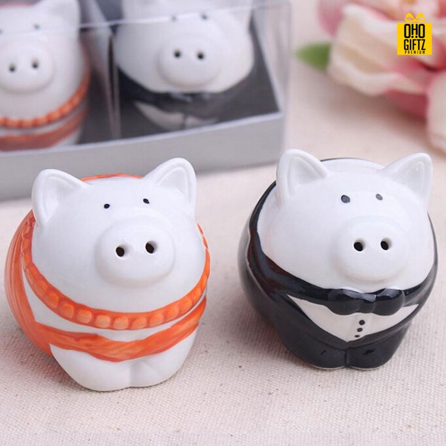 ที่ใส่เครื่องปรุงรูปหมู พิมพ์สติกเกอร์ชื่อฟรี ทำเป็นของพรีเมี่ยม ของชำร่วยงานเเต่งงานได้