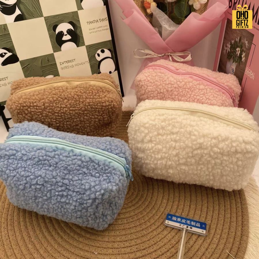 กระเป๋าเครื่องสำอางขนปุย ผลิตโลโก้ ติดลาเบล ทำเป็นของพรีเมี่ยม