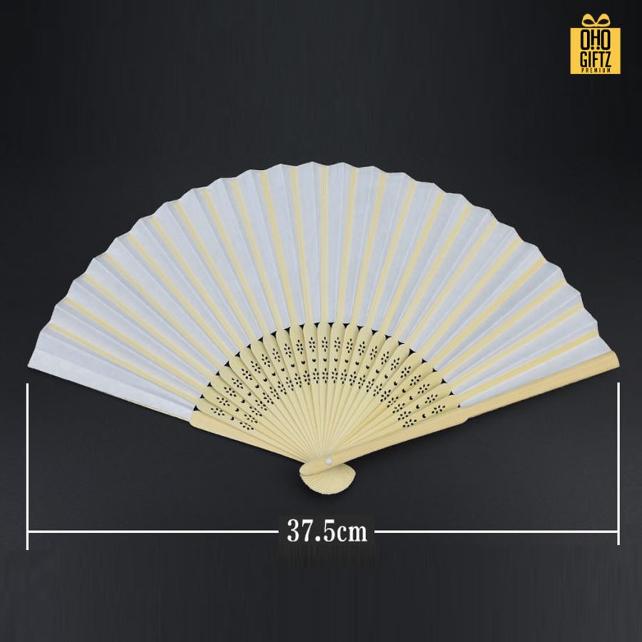 พัดกระดาษก้านไม้ฉลุ พิมพ์ลายตามต้องการ สกรีนภาพ ทำเป็นสินค้าพรีเมี่ยม ของชำร่วย ของที่ระลึกได้