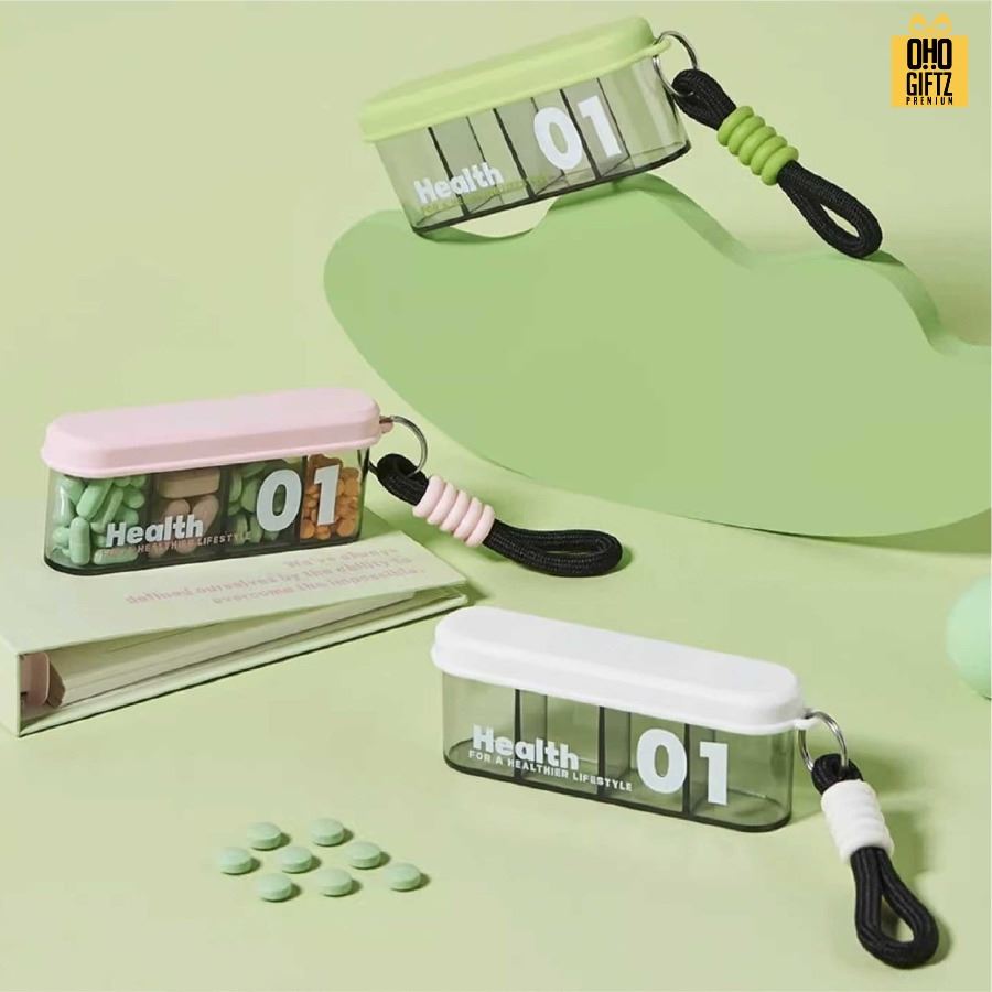 กล่องใส่ยาพกพามีเชือกหิ้ว สกรีนชื่อ สกรีนโลโก้ ทำเป็นของพรีเมี่ยมได้ 