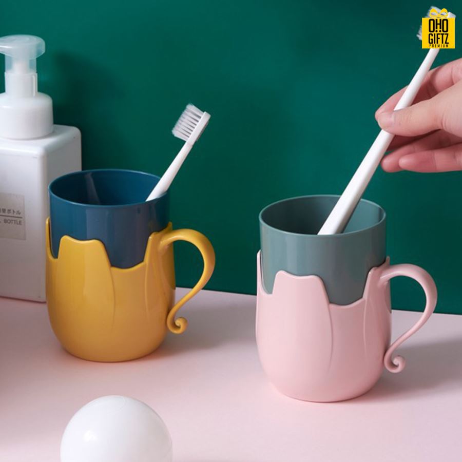 แก้วพลาสติกใส่แปรง สกรีนชื่อ สกรีนโลโก้  ทำเป็นของพรีเมี่ยมได้