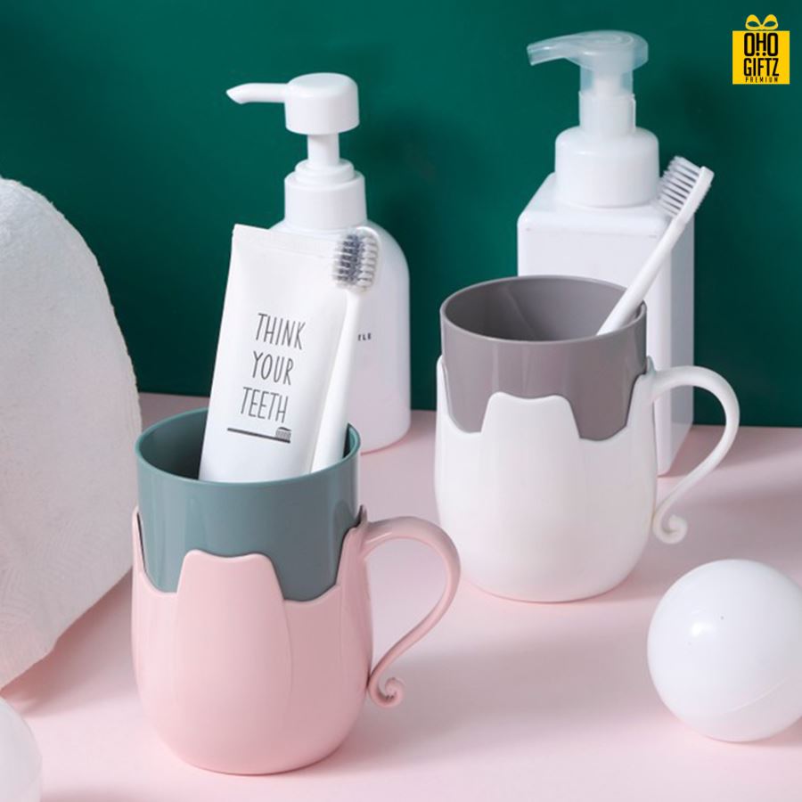 แก้วพลาสติกใส่แปรง สกรีนชื่อ สกรีนโลโก้  ทำเป็นของพรีเมี่ยมได้