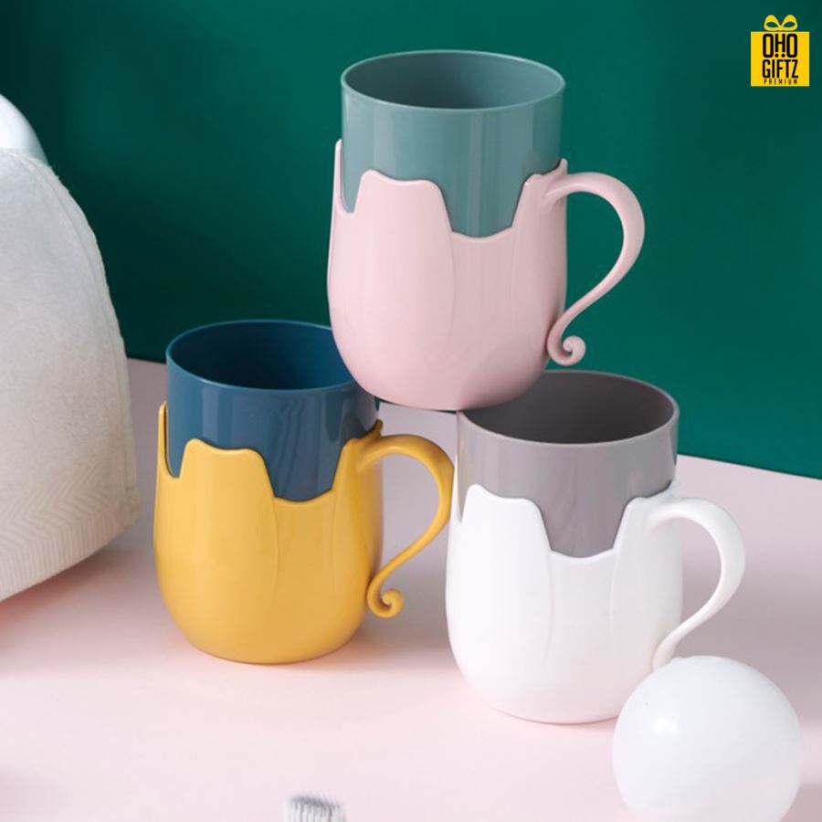 แก้วพลาสติกใส่แปรง สกรีนชื่อ สกรีนโลโก้  ทำเป็นของพรีเมี่ยมได้