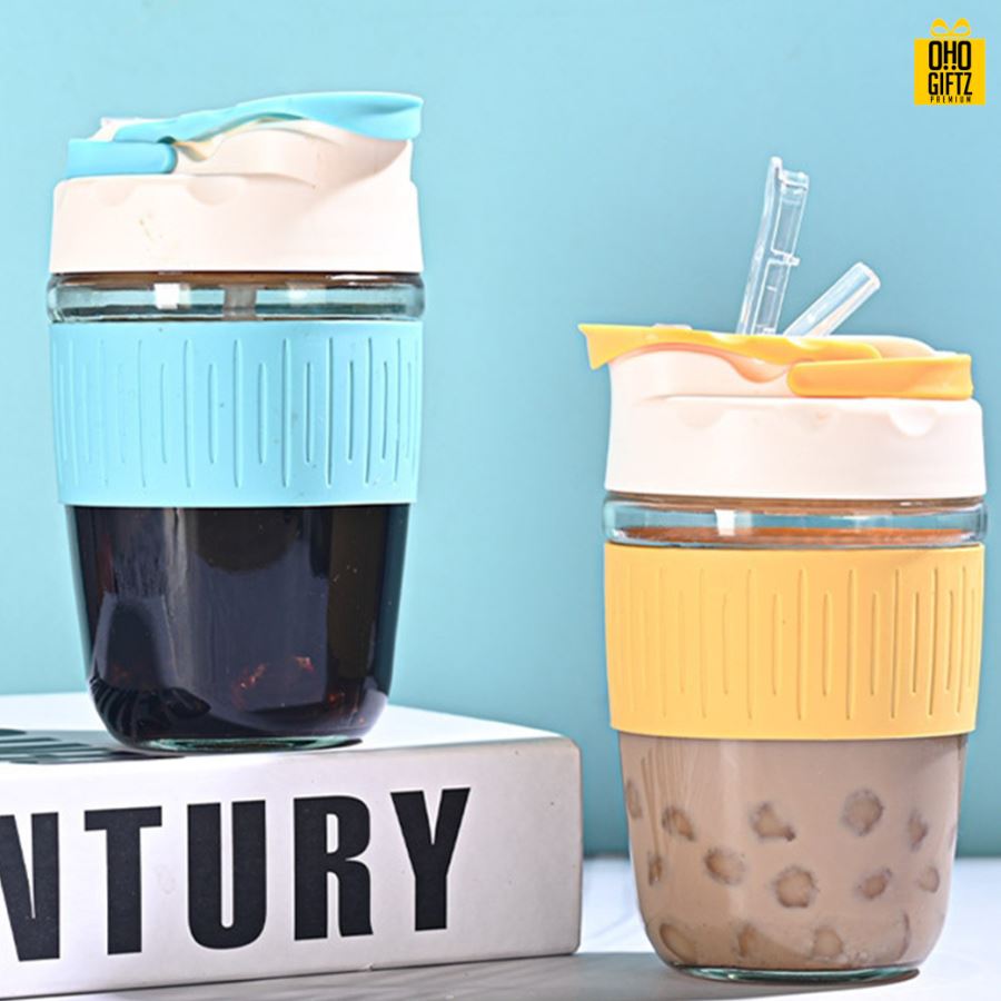 ขวดแก้วMiniพร้อมหลอด สกรีนชื่อ โลโก้ฟรี  ทำเป็นของพรีเมี่ยมได้