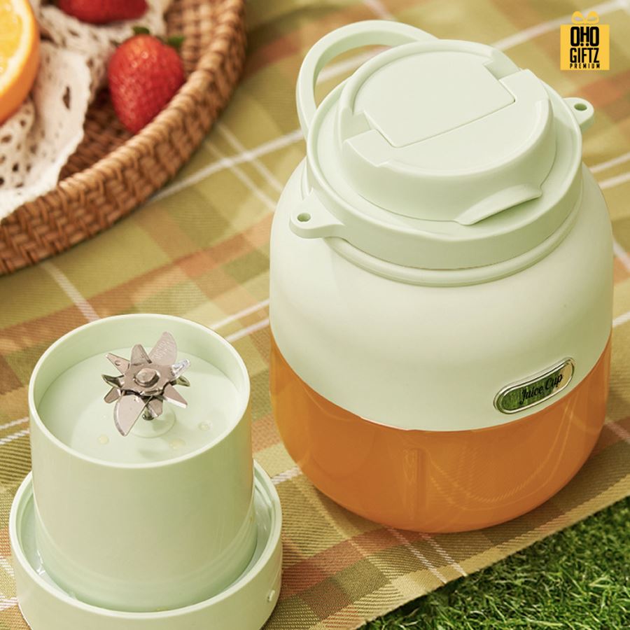 กระติกปั่นน้ำผลไม้ มีสายห้อยพกพา  สกรีนโลโก้ ทำเป็นของพรีเมี่ยมได้