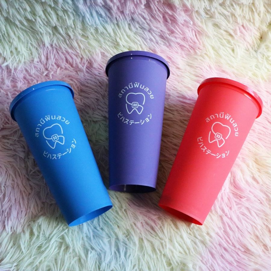 Party Cup 22 oz. สกรีนชื่อ สกรีนโลโก้ ทำเป็นของพรีเมี่ยมได้ 