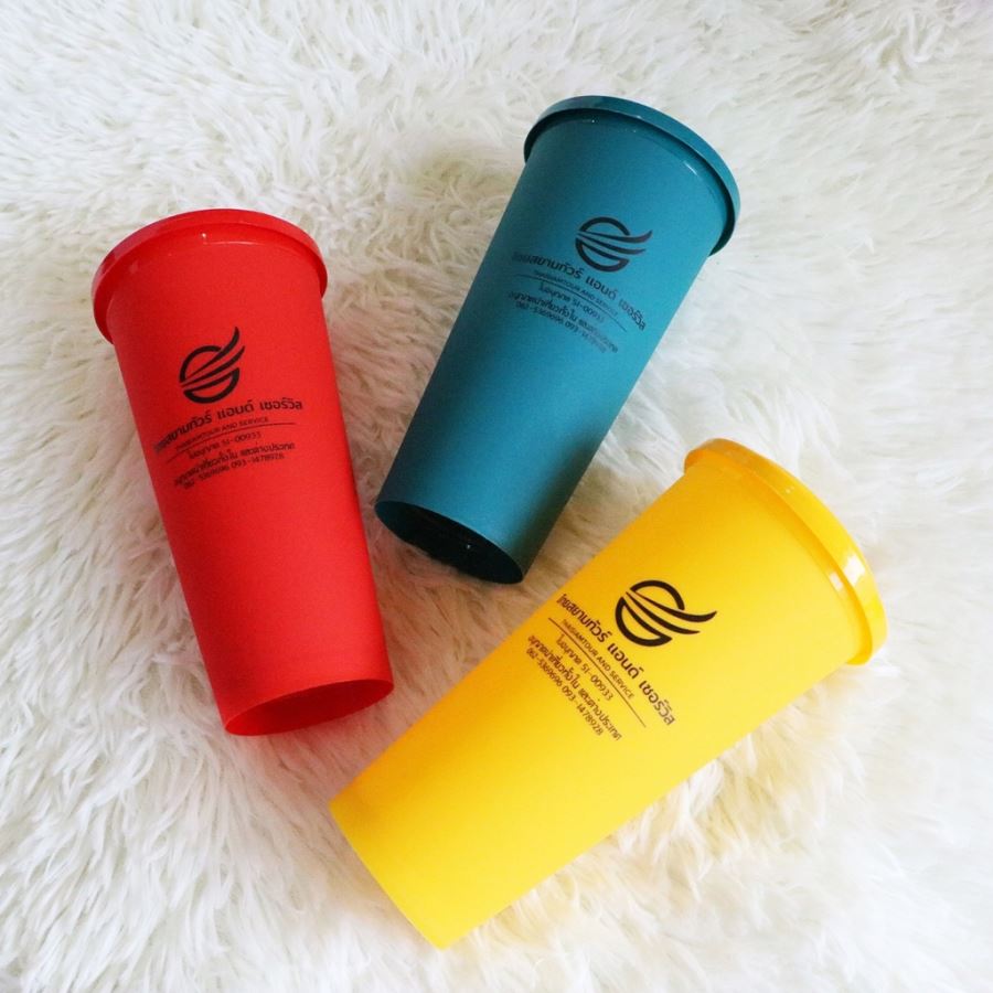 Party Cup 22 oz. สกรีนชื่อ สกรีนโลโก้ ทำเป็นของพรีเมี่ยมได้ 