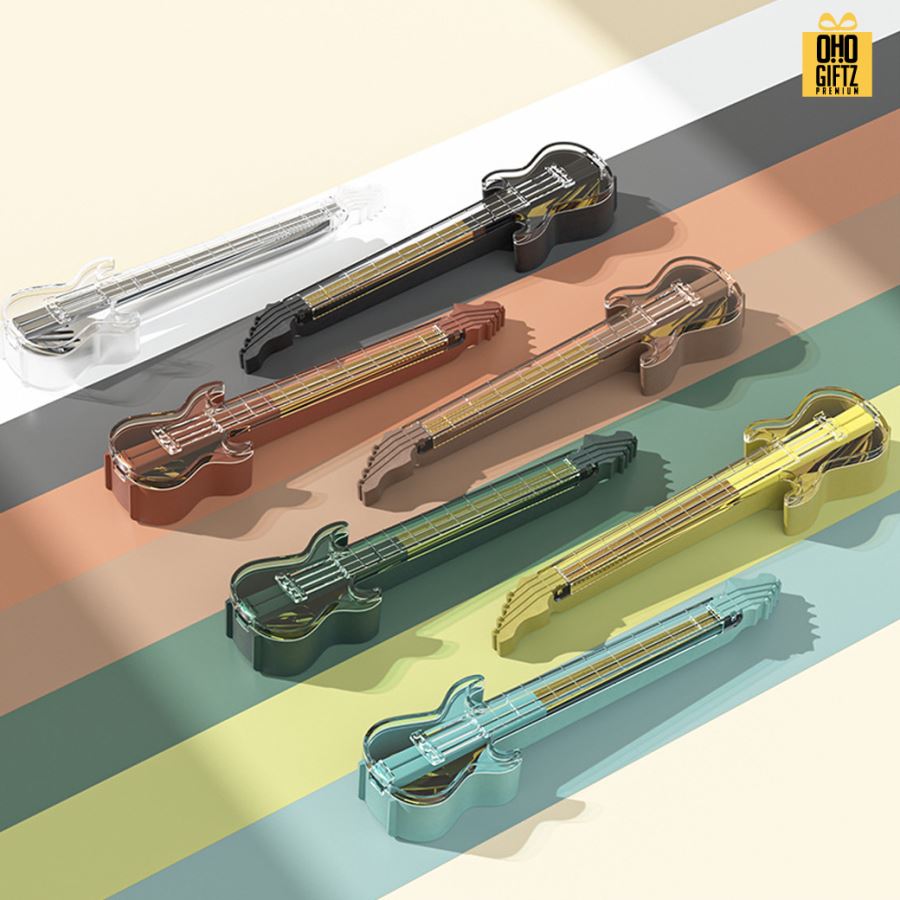 กล่องใส่ช้อนส้อมตะเกียบทรงกีตาร์ สกรีนชื่อ สกรีนโลโก้ ทำเป็นของพรีเมี่ยมได้